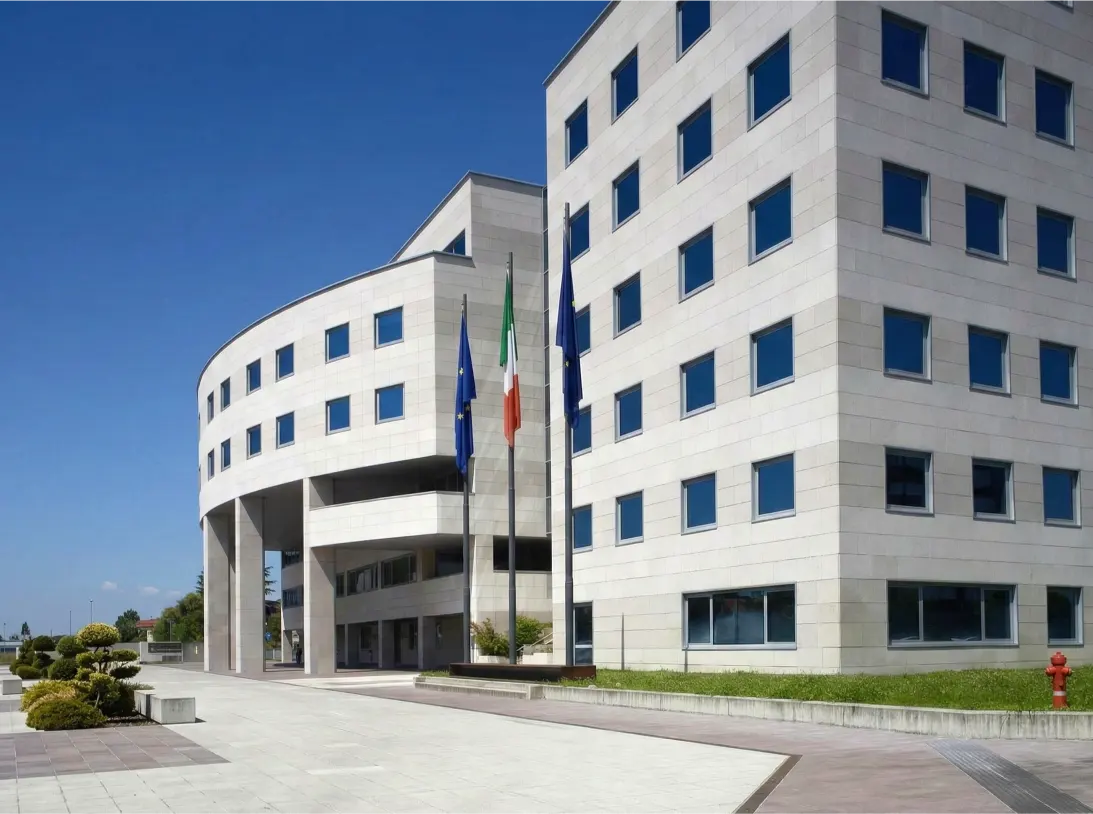 2 palazzo regione udine grolla rosato sandbaslted e grolla beige sandbaslted