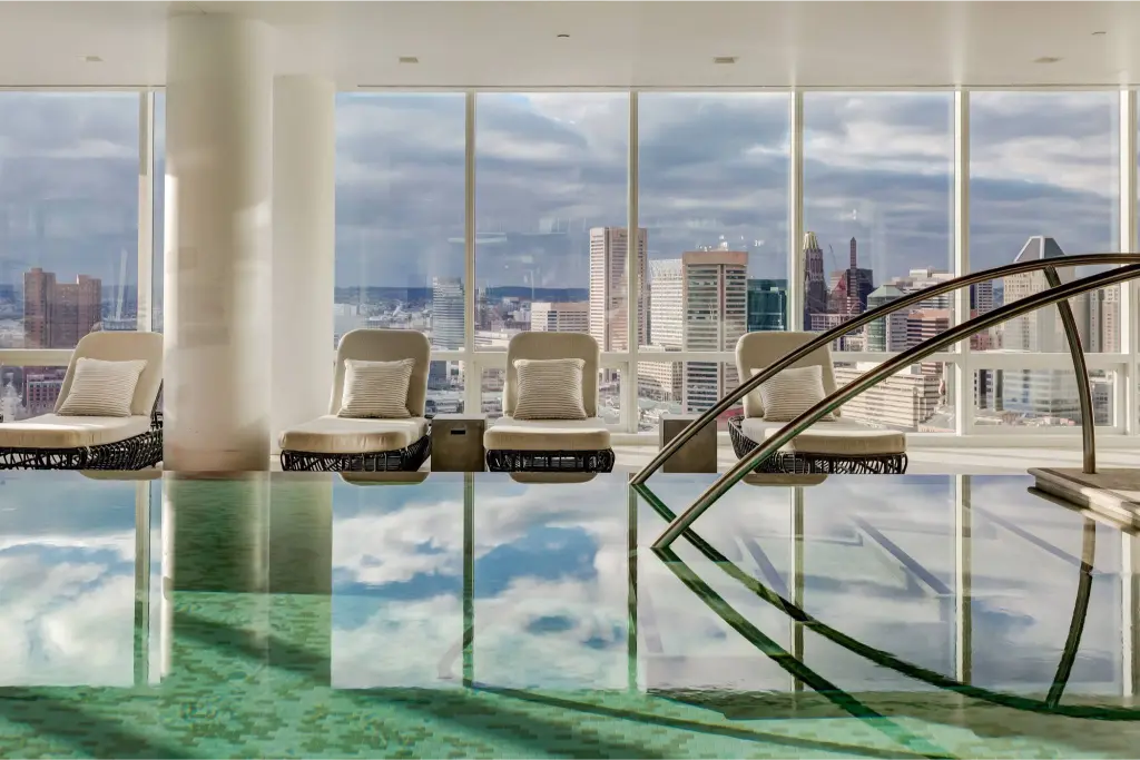 4 season hotel olivo flamed pool (2)