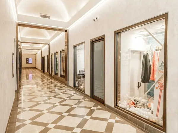 5th avenue lobby grolla biancone fossil grey honed intarsio (5)