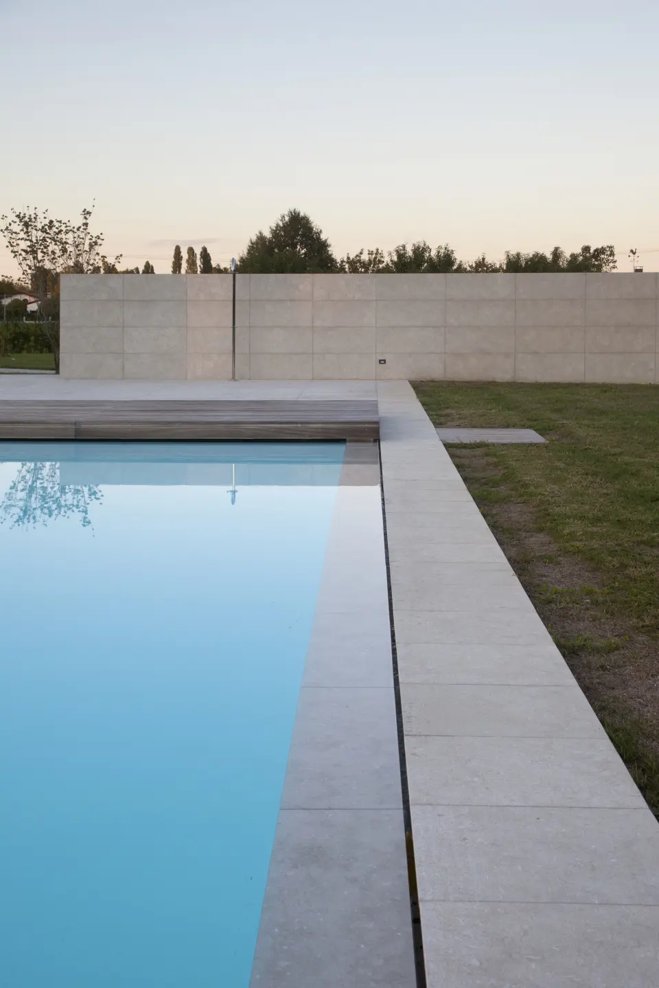 Abano pool grigio olivo flamed (5)