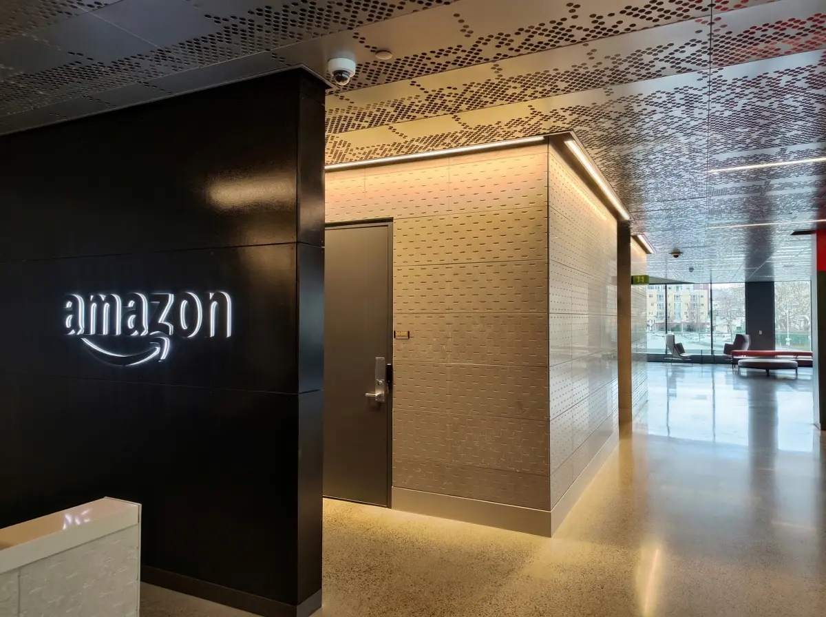 Amazon - Olivo Ermes (2)
