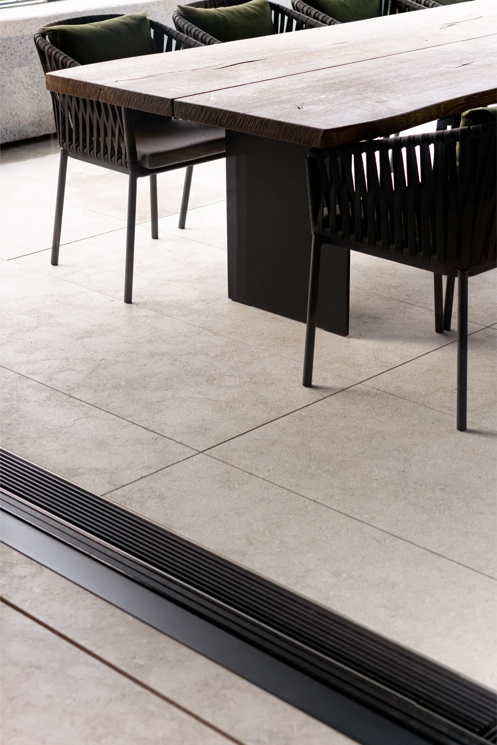 Aurach Grigio Olivo Sandbaslted brushed (5)
