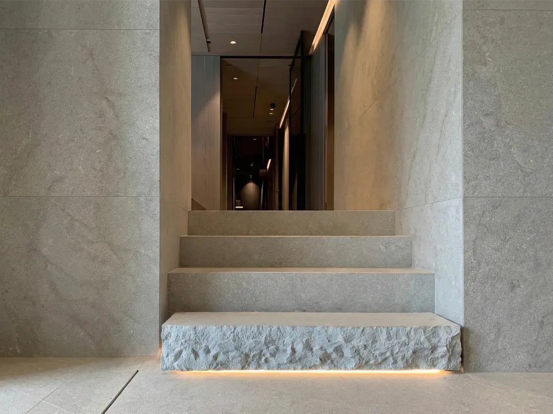 Aurach Grigio Olivo sandbaslted brushed 1 (1)