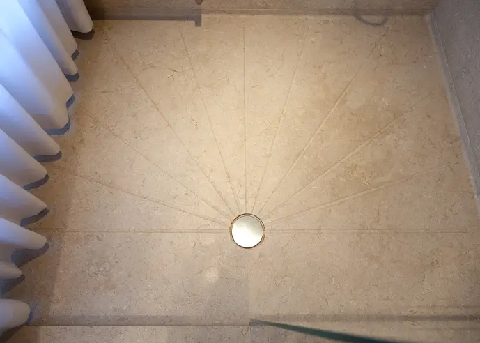 Bagno Grolla beige honed (2)