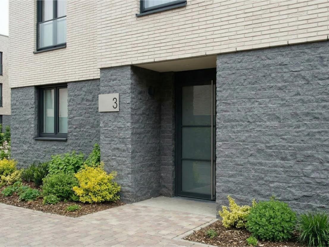 Black Stone Split Face facade (1)