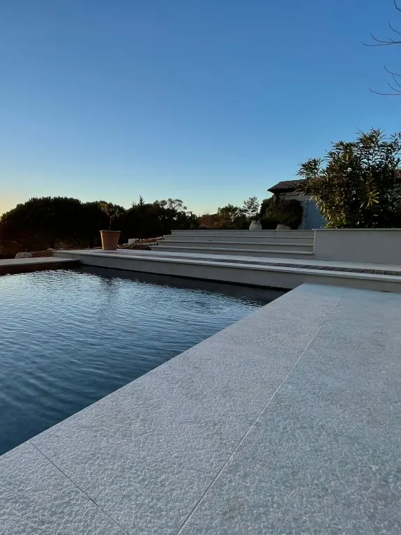 Francia Pool olivo flamed 3