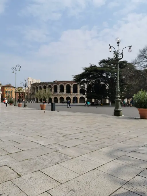 Piazza Bra Verona 8