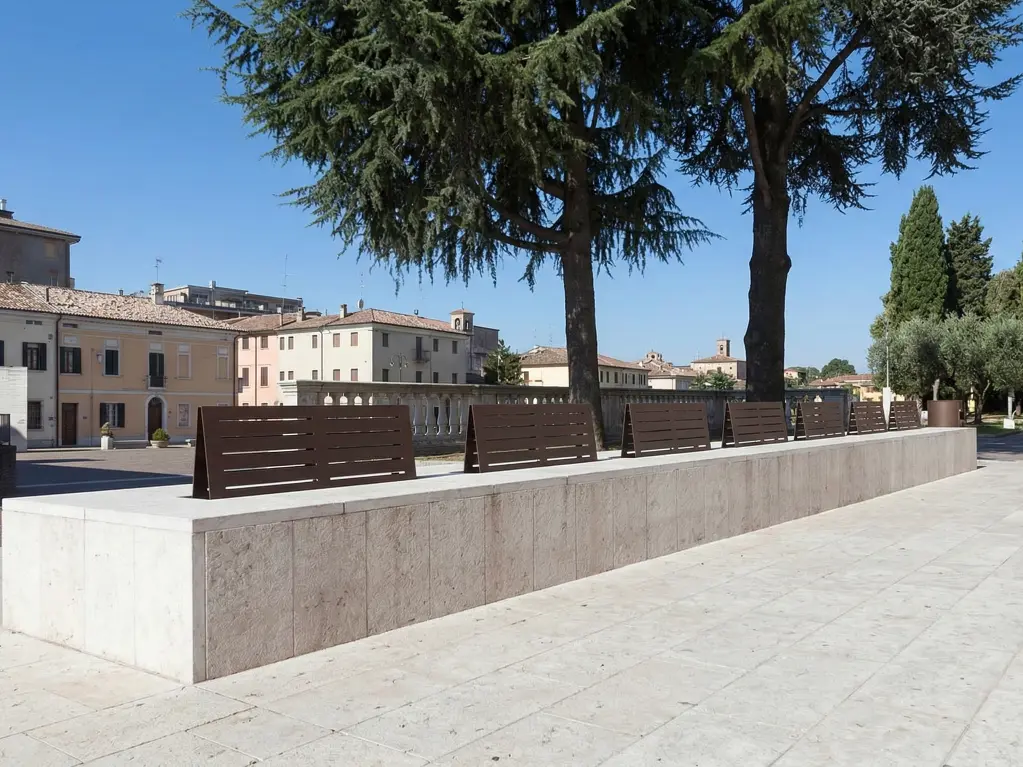 Piazza Monnet e Petrarca grolla flamed (3)