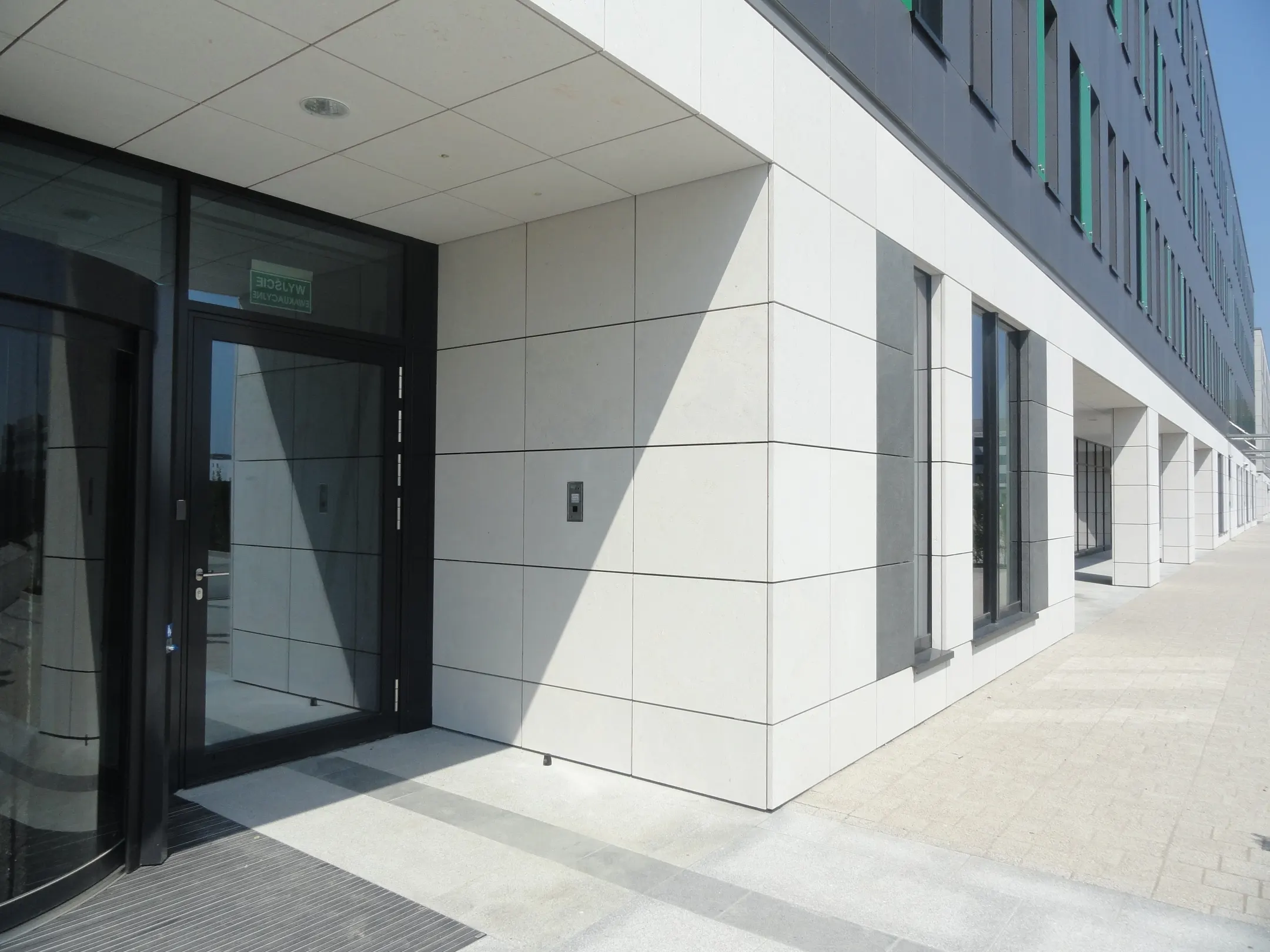 Polonia facade grolla sandblasted (3)