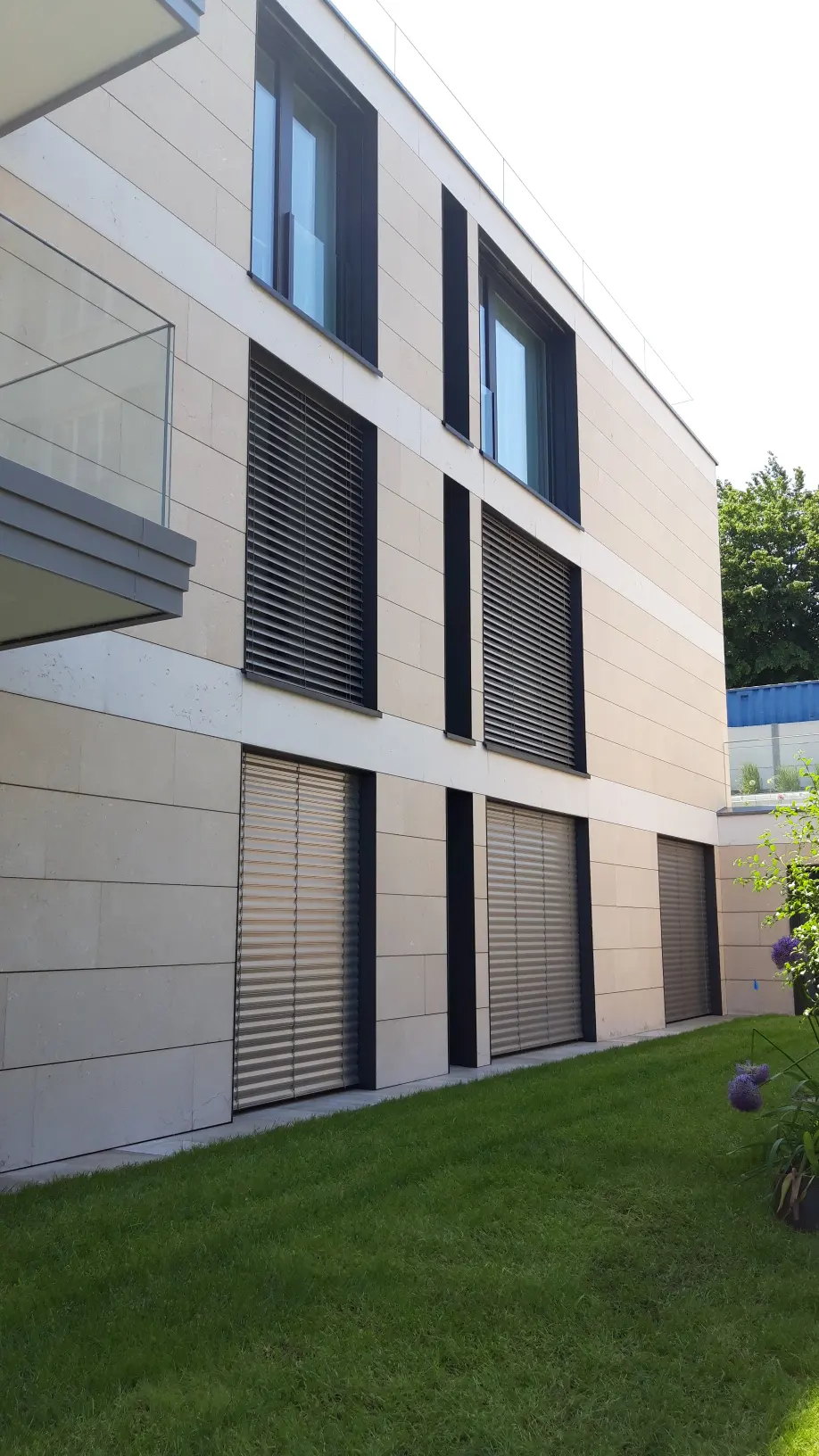 Svizzera house grolla beige honed facade (3)