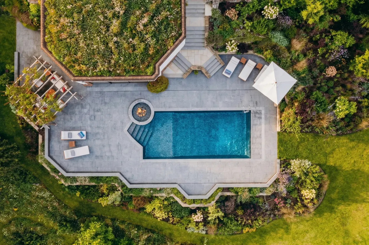 UK black stone flamed pool 1
